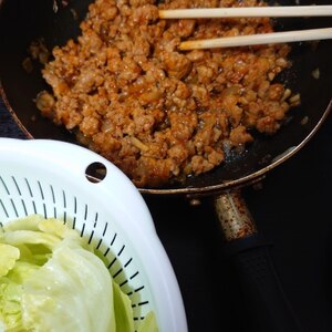 野菜たっぷり☆中華風豚ひき肉のレタス包み